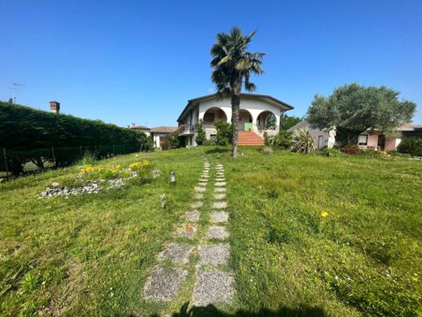 casa indipendente in vendita a Porto Viro