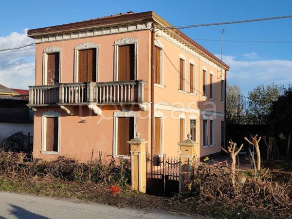 casa indipendente in vendita a Porto Viro