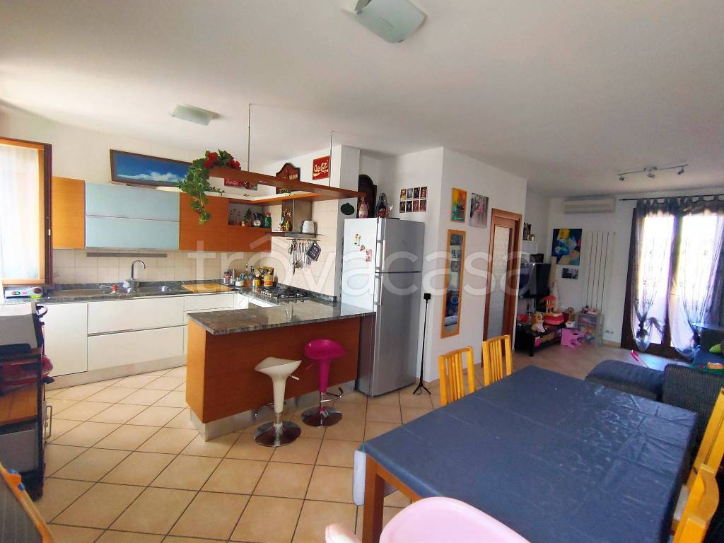 casa indipendente in vendita a Porto Viro