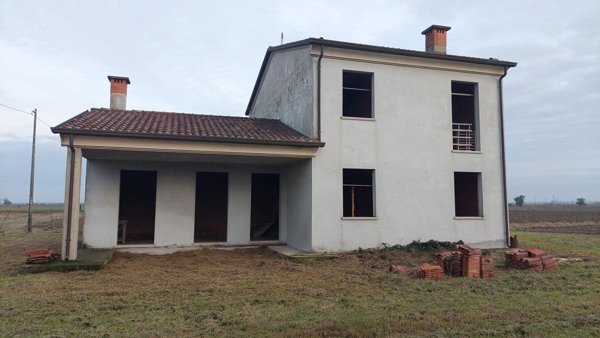 casa indipendente in vendita a Porto Viro