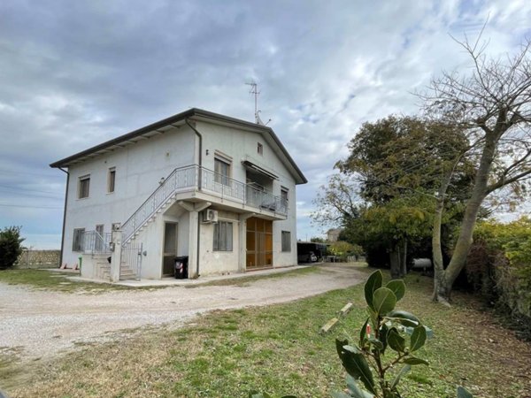 appartamento in vendita a Porto Viro in zona Ca' Cappellino
