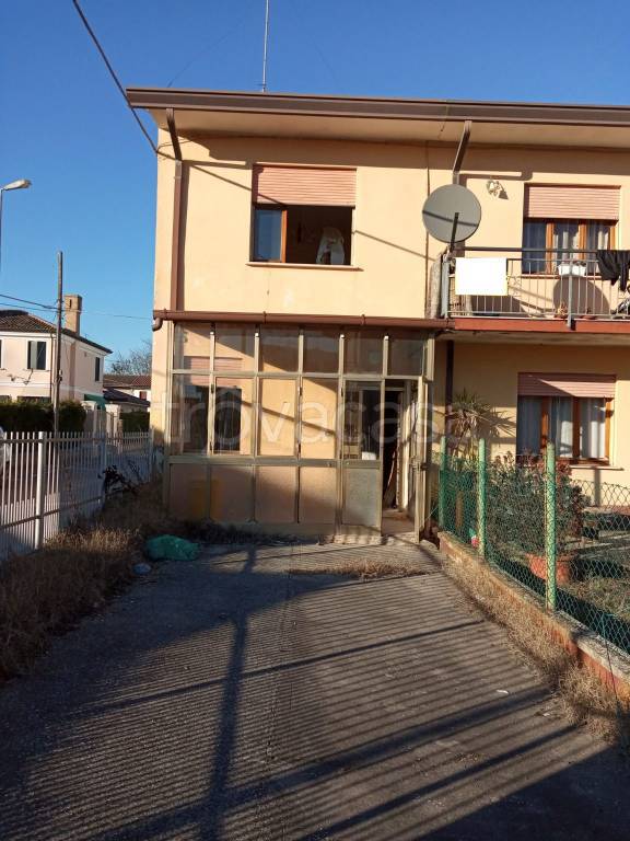 casa indipendente in vendita a Porto Viro