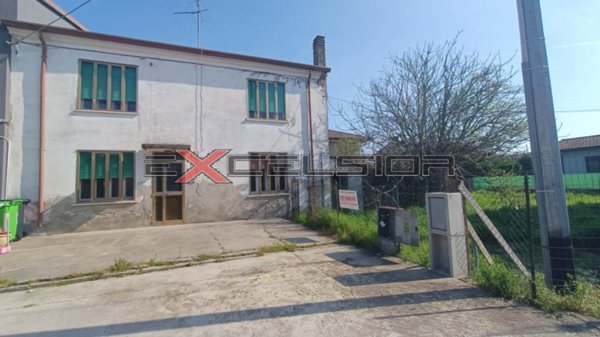 casa semindipendente in vendita a Porto Viro