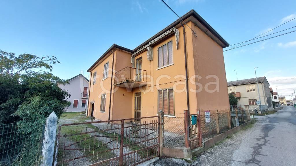 casa indipendente in vendita a Porto Viro