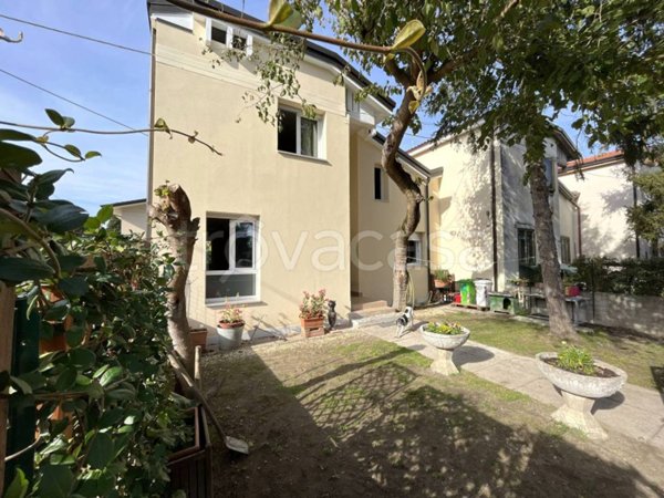 casa indipendente in vendita a Porto Viro