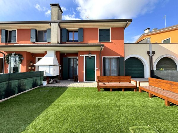 casa indipendente in vendita a Porto Viro