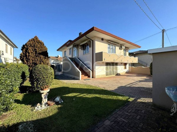 casa indipendente in vendita a Porto Viro