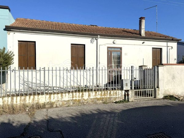 casa indipendente in vendita a Porto Viro