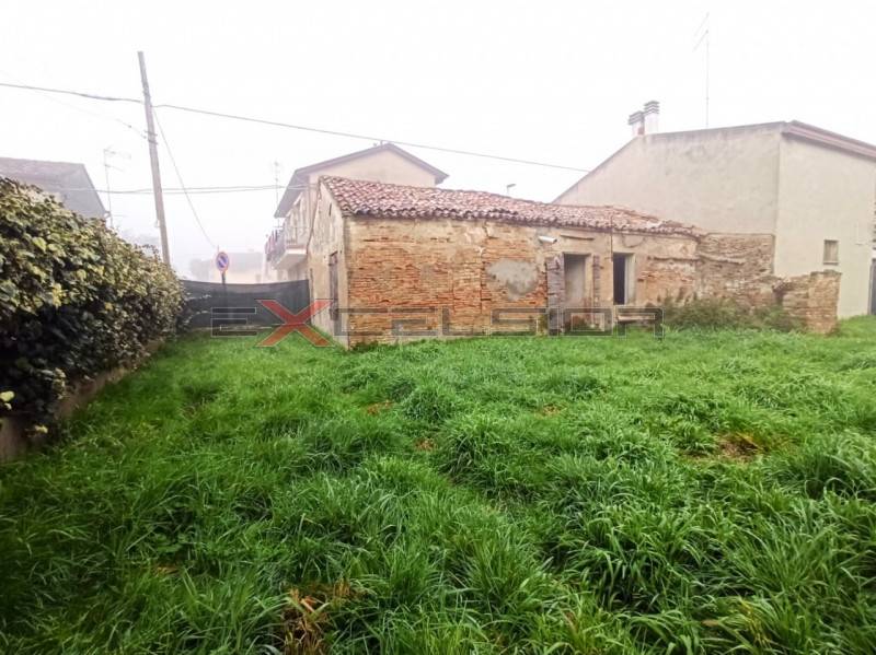 casale in vendita a Porto Viro