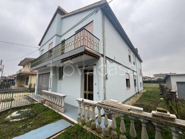 casa indipendente in vendita a Porto Viro