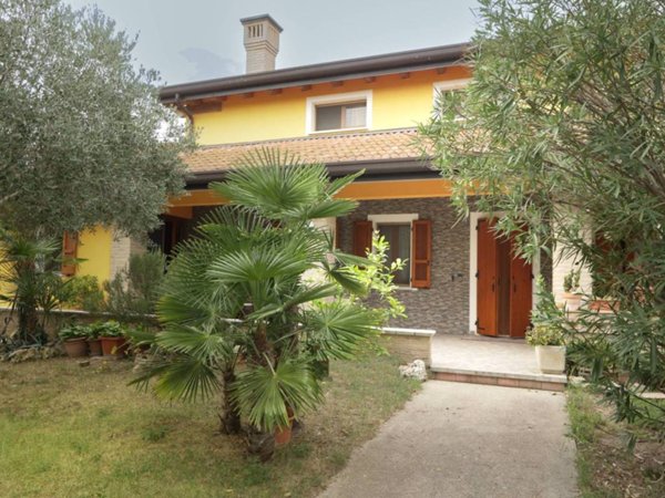 casa indipendente in vendita a Porto Viro
