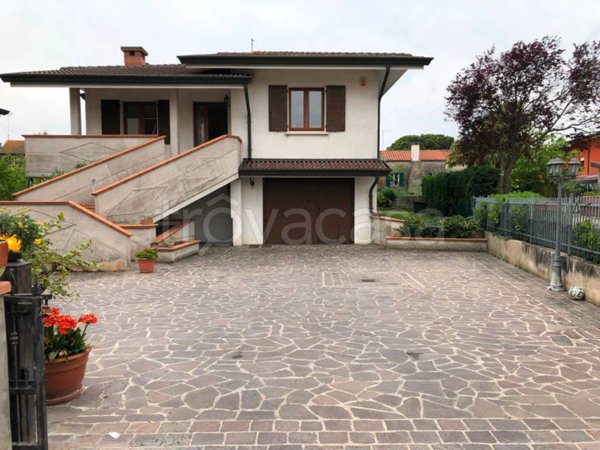 casa indipendente in vendita a Porto Viro