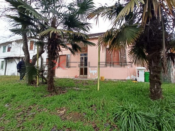 casa indipendente in vendita a Porto Viro