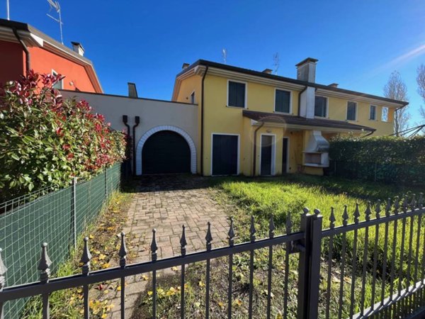casa indipendente in vendita a Porto Viro