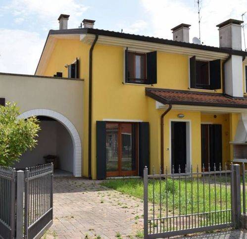 casa indipendente in vendita a Porto Viro
