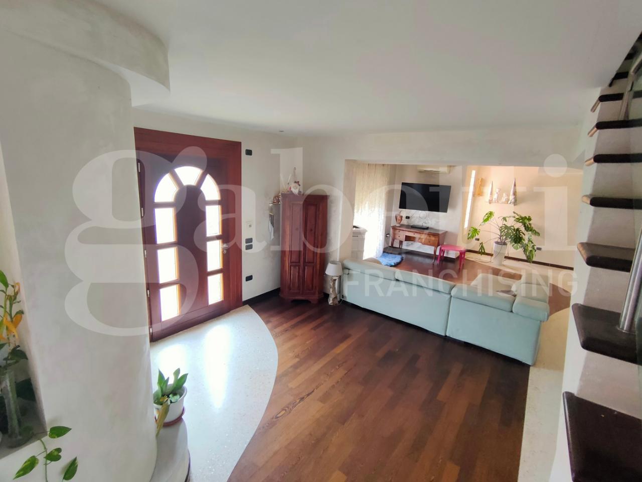 casa indipendente in vendita a Porto Viro