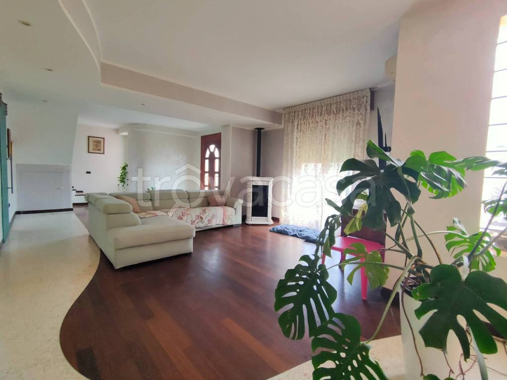 casa indipendente in vendita a Porto Viro