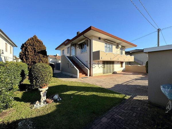 casa indipendente in vendita a Porto Viro