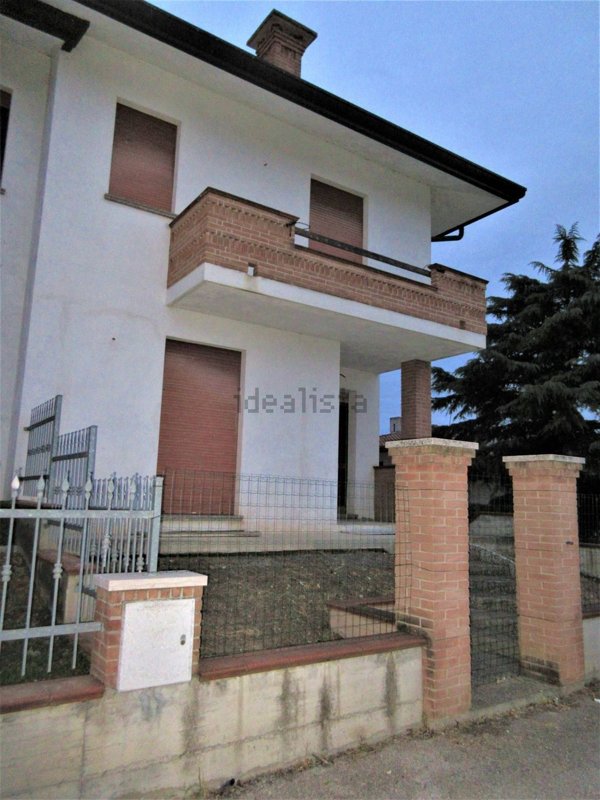 casa indipendente in vendita a Porto Viro