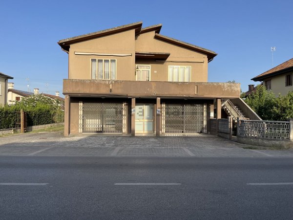 casa indipendente in vendita a Porto Viro