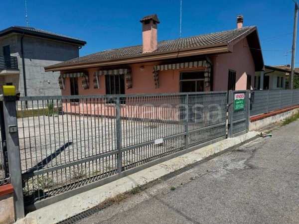 casa indipendente in vendita a Porto Viro