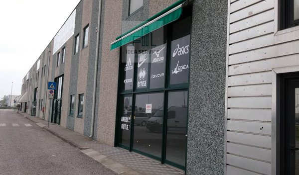 locale commerciale in vendita a Porto Viro