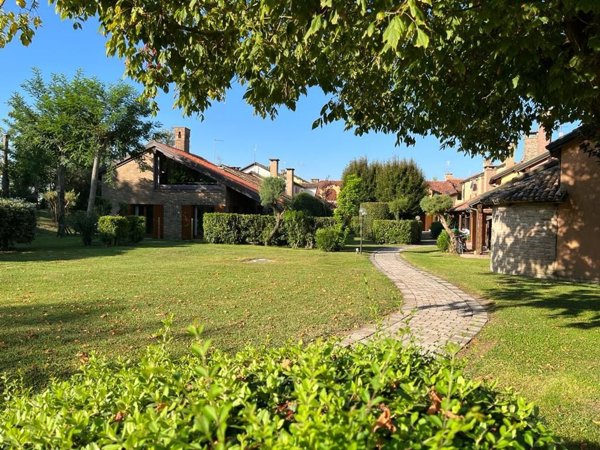 casa indipendente in vendita a Porto Viro in zona Porto Levante
