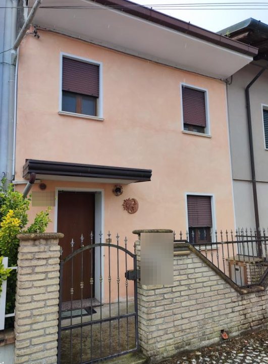 casa indipendente in vendita a Porto Viro