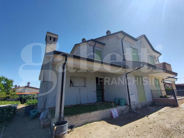 casa indipendente in vendita a Porto Viro
