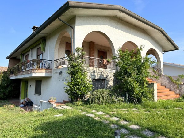 casa indipendente in vendita a Porto Viro