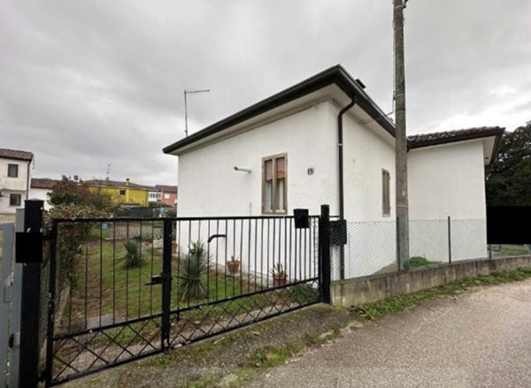 casa indipendente in vendita a Porto Viro