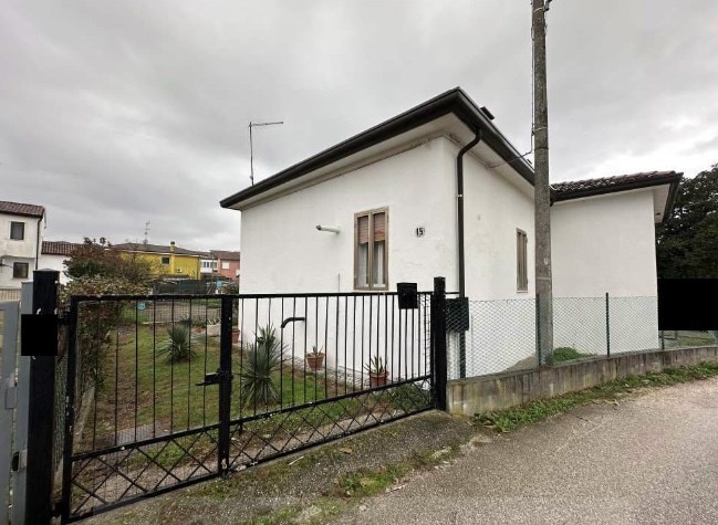 casa indipendente in vendita a Porto Viro