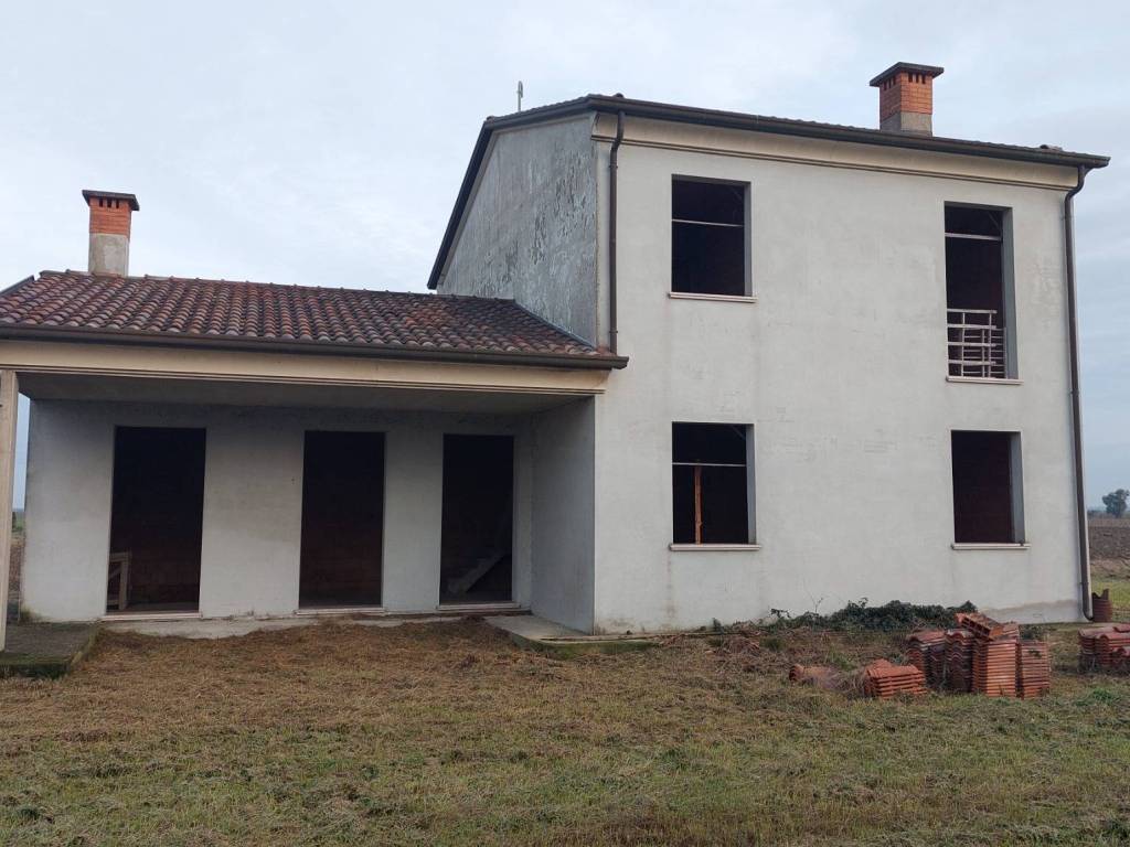 casa indipendente in vendita a Porto Viro