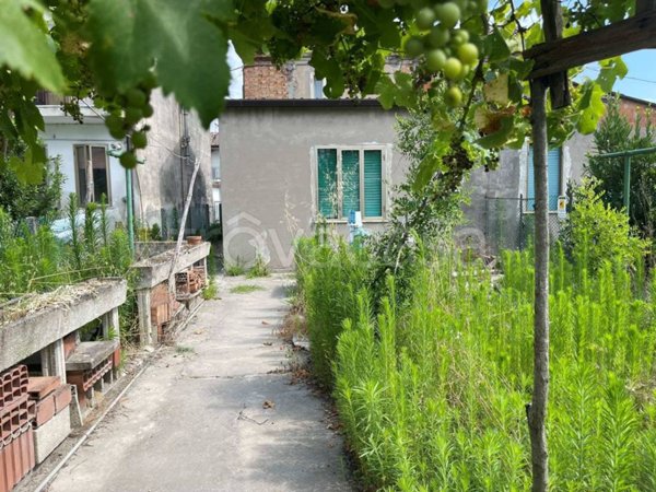 casa indipendente in vendita a Porto Viro