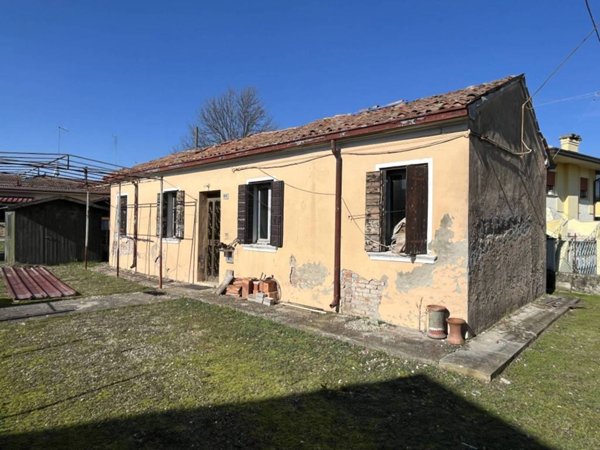 casa indipendente in vendita a Porto Viro
