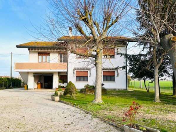casa indipendente in vendita a Porto Viro
