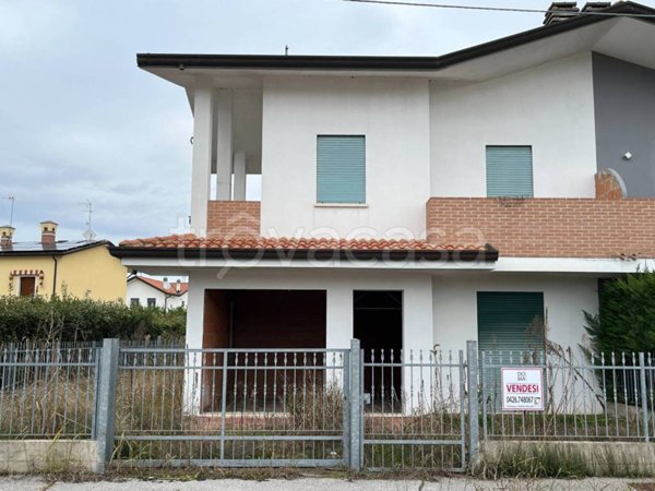 casa indipendente in vendita a Porto Viro