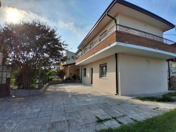 casa indipendente in vendita a Porto Viro