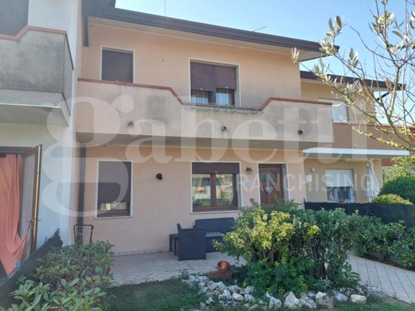 casa indipendente in vendita a Porto Viro