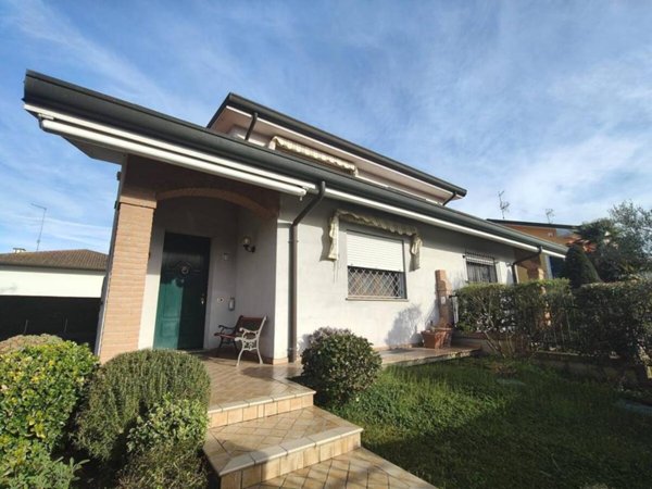 casa indipendente in vendita a Porto Viro