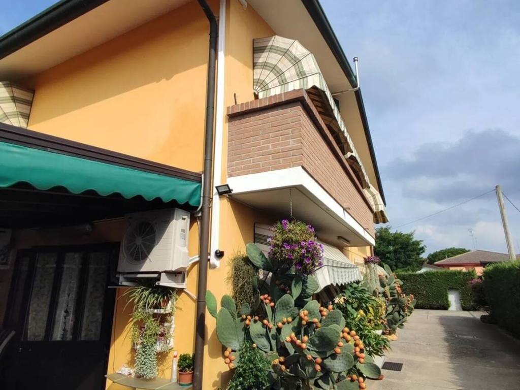 casa indipendente in vendita a Porto Viro