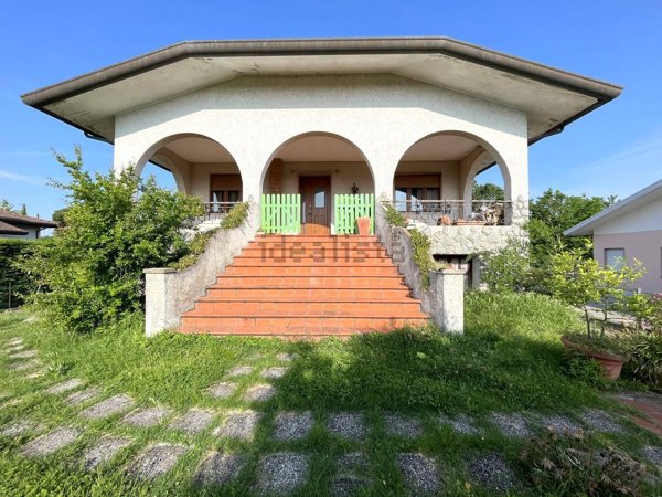 casa indipendente in vendita a Porto Viro