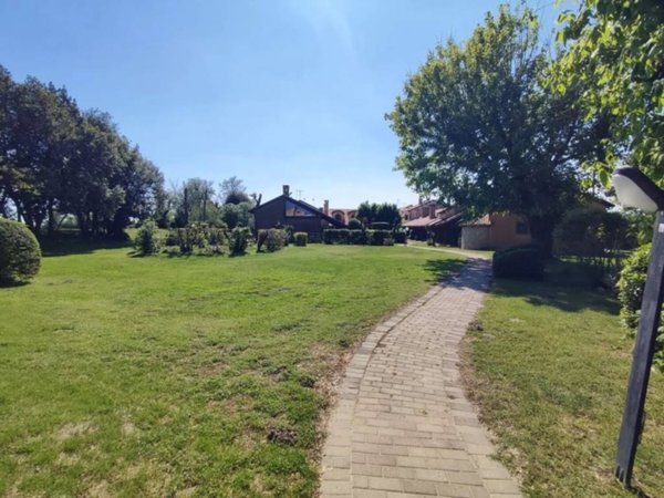 casa indipendente in vendita a Porto Viro in zona Porto Levante