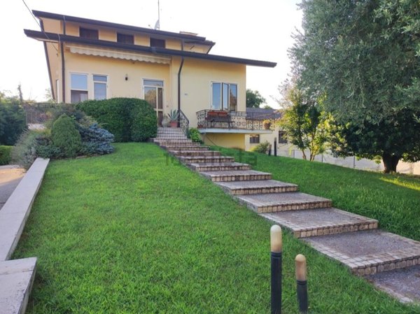 casa indipendente in vendita a Porto Viro