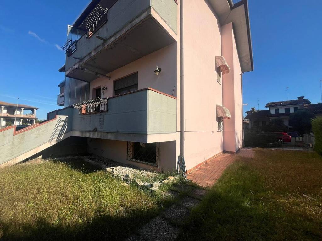 casa indipendente in vendita a Porto Viro