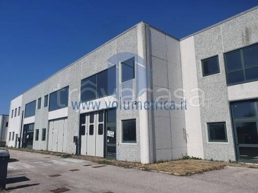 locale commerciale in vendita a Porto Viro