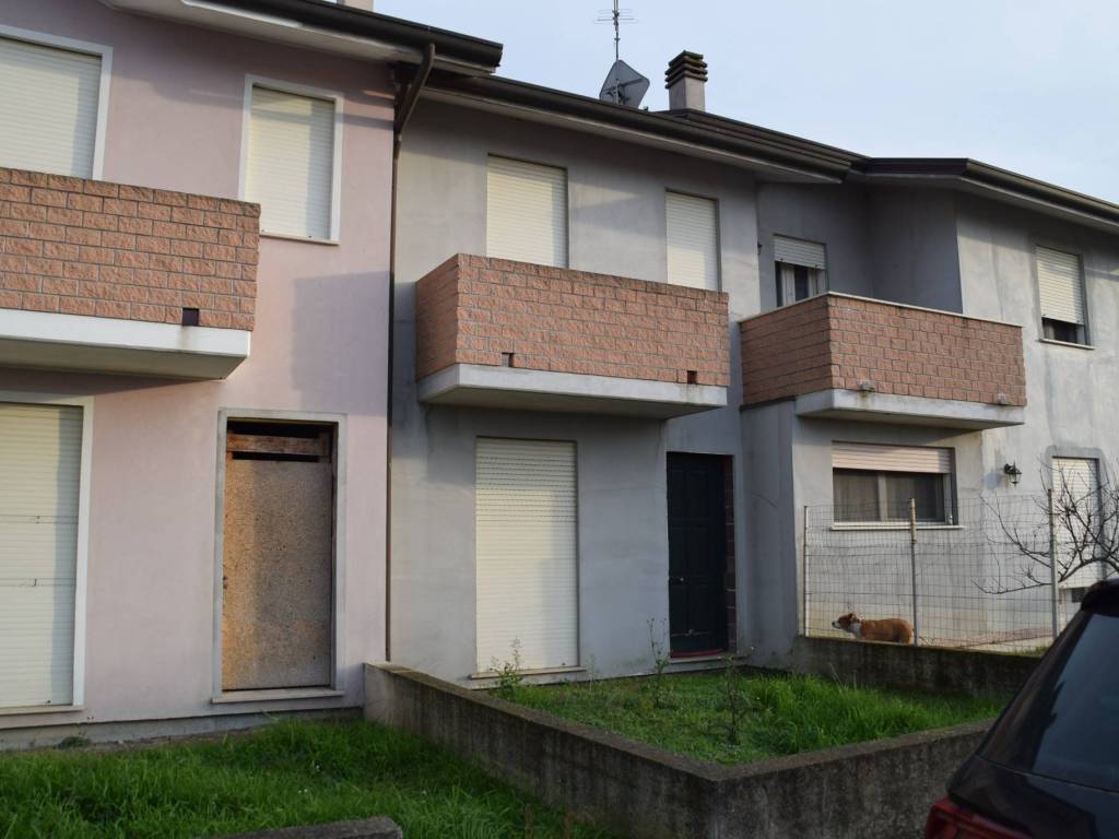 casa indipendente in vendita a Porto Viro