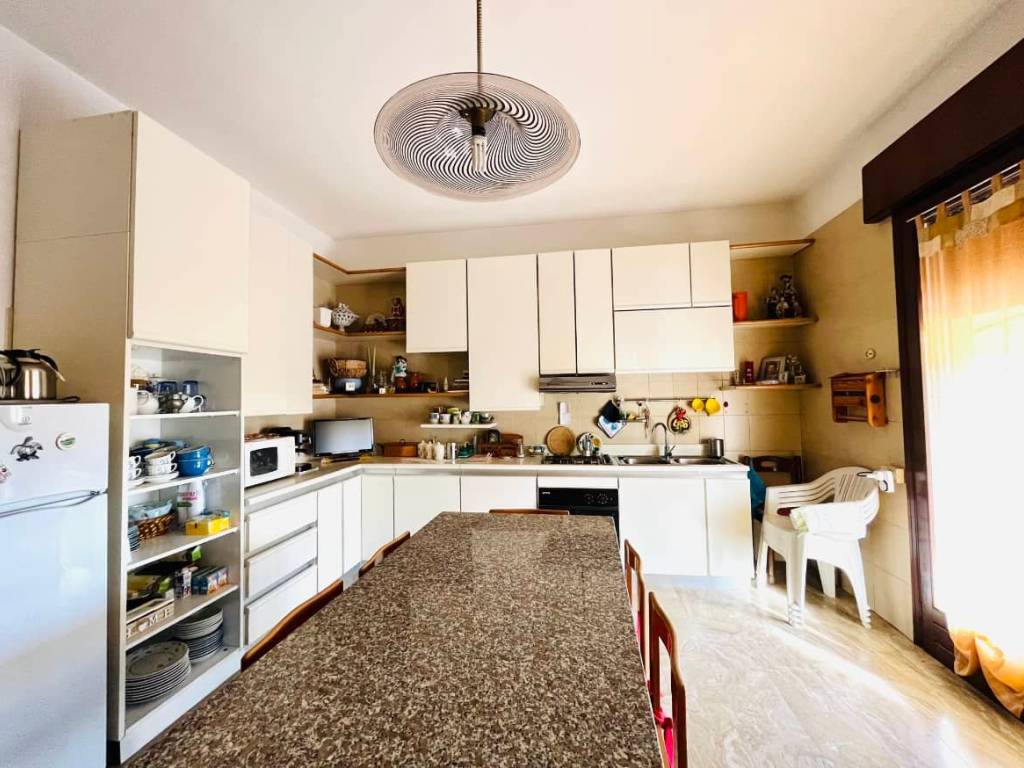 intera palazzina in vendita a Porto Viro