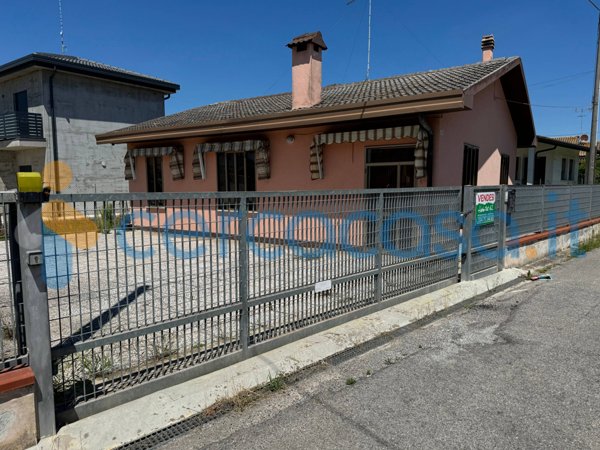 casa indipendente in vendita a Porto Viro