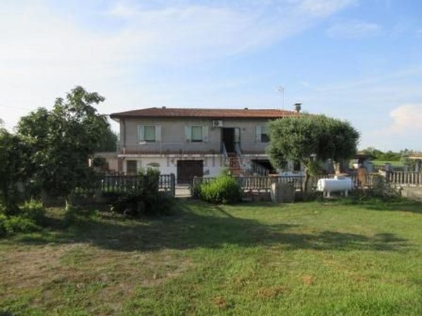 casa indipendente in vendita a Porto Viro
